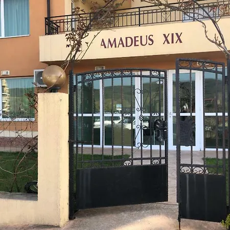 아파트 Amadeus 19